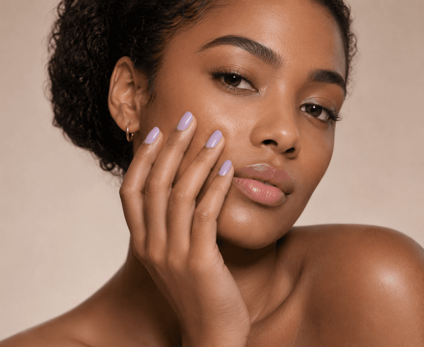 Model with a lilac manicure